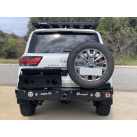 OUTBACK ACCESSORIES WHEEL CARRIER (SINGLE WHEEL, DUAL JERRY) TO SUIT LAND CRUISER 300 SERIES (2022-ON)