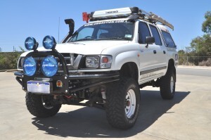 XROX COMP BULL BAR TO SUIT TOYOTA HILUX 4WD (11/2001-02/2005)