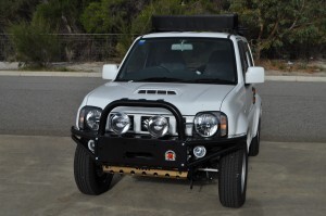 XROX BULLBAR TO SUIT SUZUKI JIMNY SIERRA W/BONNET SCOOP