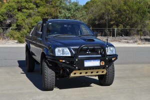 XROX COMP BULL BAR TO SUIT MITSUBISHI TRITON MK (07/2001 - 07/2006)