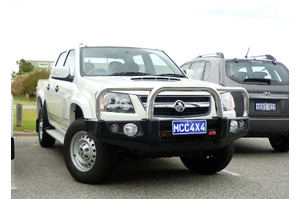 MCC 'FALCON STAINLESS 3 LOOP' BULL BAR - HOLDEN COLORADO (RC) 2008 - 2011