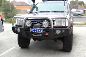 MCC FALCON STAINLESS TRIPLE LOOP BULL BAR TO SUIT TOYOTA LAND CRUISER 100 IFS 1998-2007