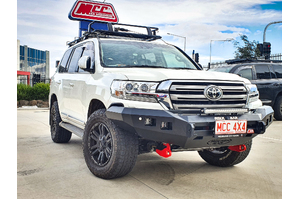 MCC ROCKER NO LOOP BAR W/UBP & FOGS TO SUIT TOYOTA LANDCRUISER 200 SERIES 2016 ON