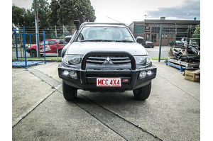 MCC FALCON STAINLESS SINGLE LOOP BULLBAR TO SUIT MITSUBISHI TRITON ML, MN & CHALLENGER PB-PC