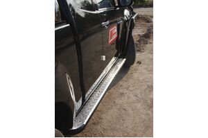 MCC HEAVY DUTY STEEL SIDE STEP WITH RAIL & SWIVEL SAND BLACK TO SUIT ISUZU MUX 2013-2020