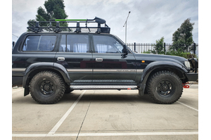 MCC BLACK SIDE STEP TO SUIT TOYOTA LANDCRUISER 80 SERIES 1990-1997