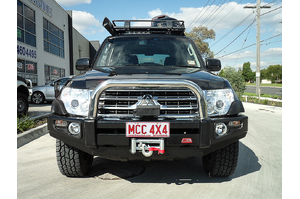 MCC FALCON STAINLESS SINGLE LOOP BULL BAR W/UBP & FOGS TO SUIT MITSUBISHI PAJERO (NS,NW,NX,NT) 2006 - PRESENT