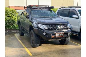 PIAK ELITE NON LOOP BAR W/BLACK TOW POINTS TO SUIT MITSUBISHI TRITON MQ (01/2015-11/2018)