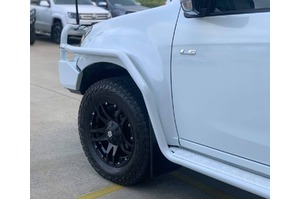 MAX GEN II SIDE STEPS - ISUZU DMAX 2020 ON