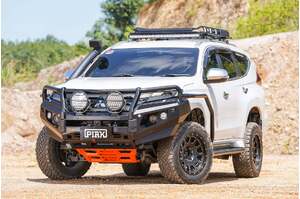 PIAK ELITE POST BAR W/BLACK TOW POINTS & BLACK UBP TO SUIT MITSUBISHI PAJERO SPORT QF (2020-ON)