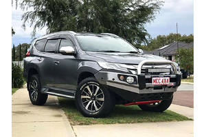 MCC FALCON STAINLESS SINGLE LOOP BULLBAR W/FOGS AND PLATES TO SUIT MITSUBISHI PAJERO SPORT 2020 ON