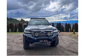 Offroad Animal Predator Bull Bar To Suit Toyota Land Cruiser 300 Series (2021-On)