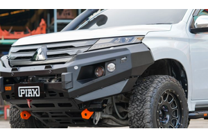 PIAK ELITE NO LOOP BULL BAR W/ORANGE TOW POINTS & BLACK UNDERBODY TO SUIT MITSUBISHI PAJERO SPORT QF (2019-ON)