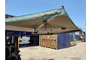 30 SECOND AWNINGS 2.1M AWNING STARTER PACKAGE (PASSENGER SIDE ONLY)